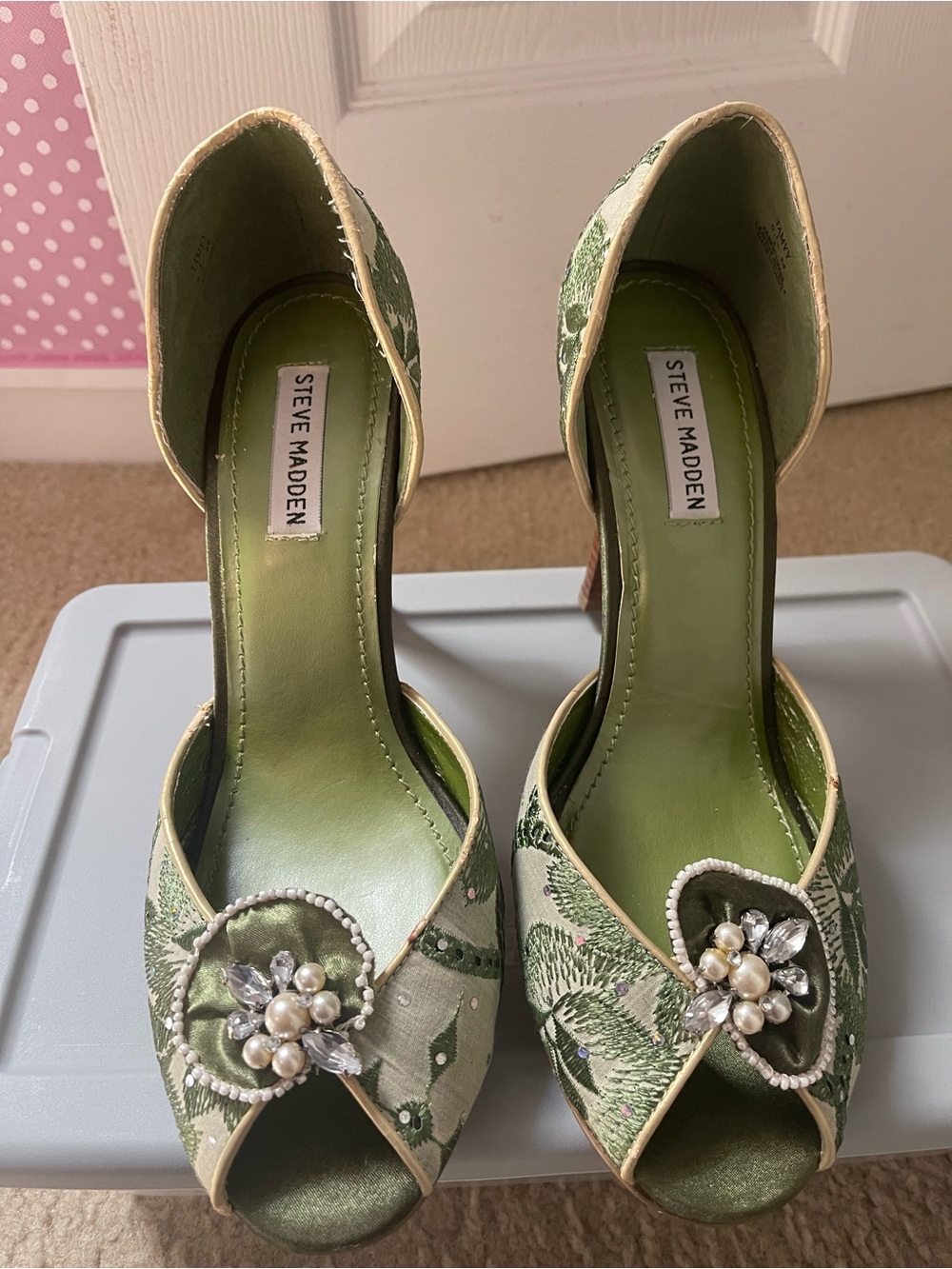 Steve Madden Green Embroidered Pearl Accent Peep-Toe Heels